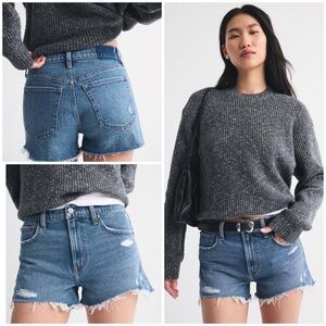 Abercrombie High Rise Mom Short - Medium Wash Denim size 14